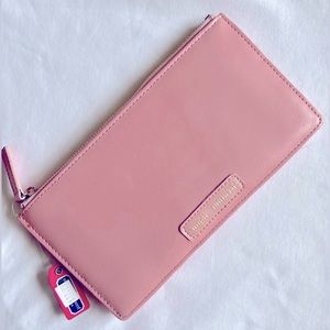 Simply Southern wallet. Light pink. BRAND NEW.